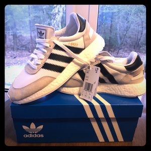 I-5923 Iniki Adidas Runners